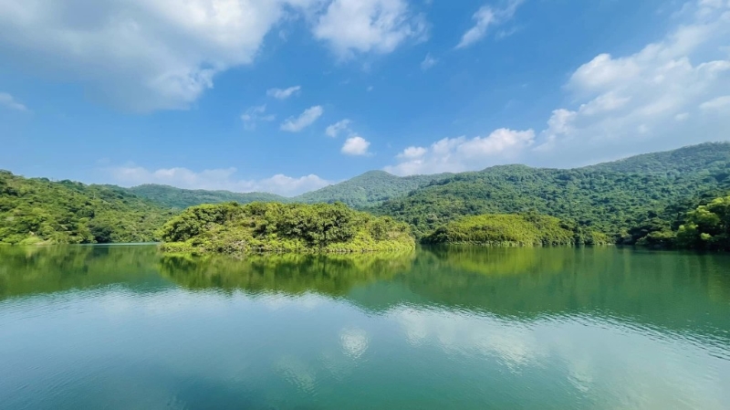 河背水塘曾入選為漁農及自然護理署的郊野公園十大 自然風景之一。 （圖片授權：FB@鯨魚?蝦子媽咪親子log ）