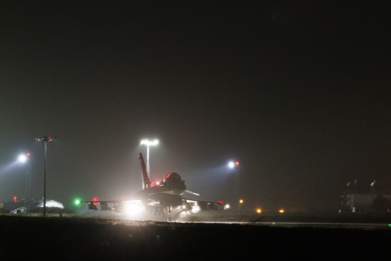 英國皇家空軍一架颱風FGR4戰機自塞浦路斯基地起飛，空襲也門胡塞武裝目標。美聯社