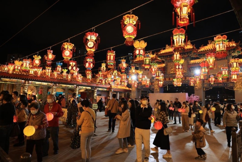 位于黃大仙的嗇色園黃大仙祠將在元宵節當晚舉辦元宵晚會。